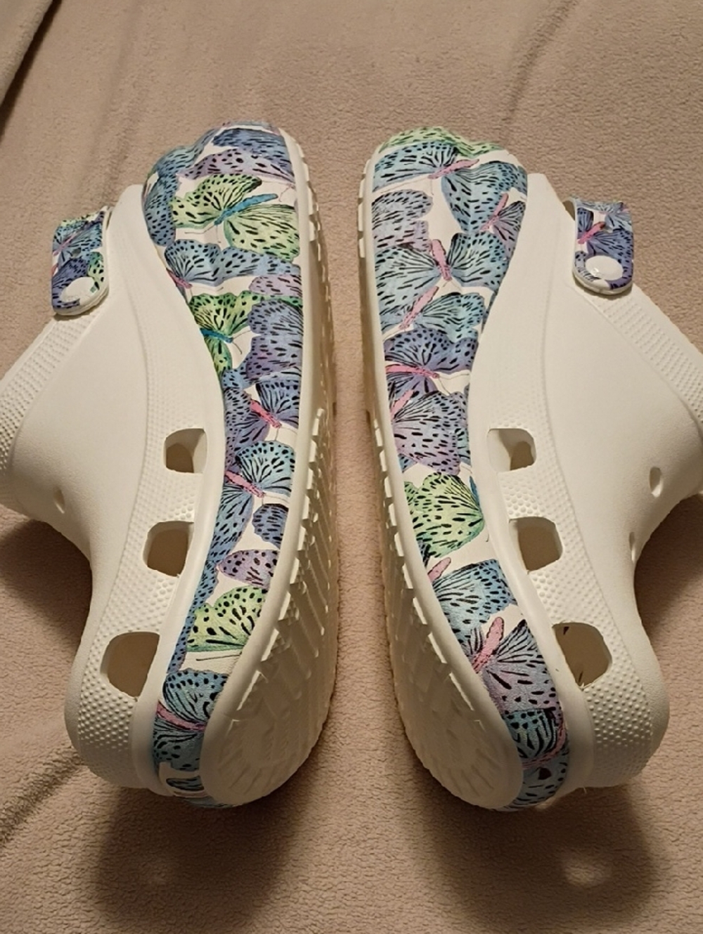 Mens Crush Crocs 13/W 15/White Butterfly-Print Comfort Clogs -